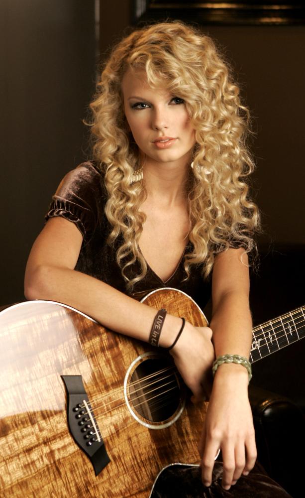 taylor swift kid pictures. Taylor Swift Photos From